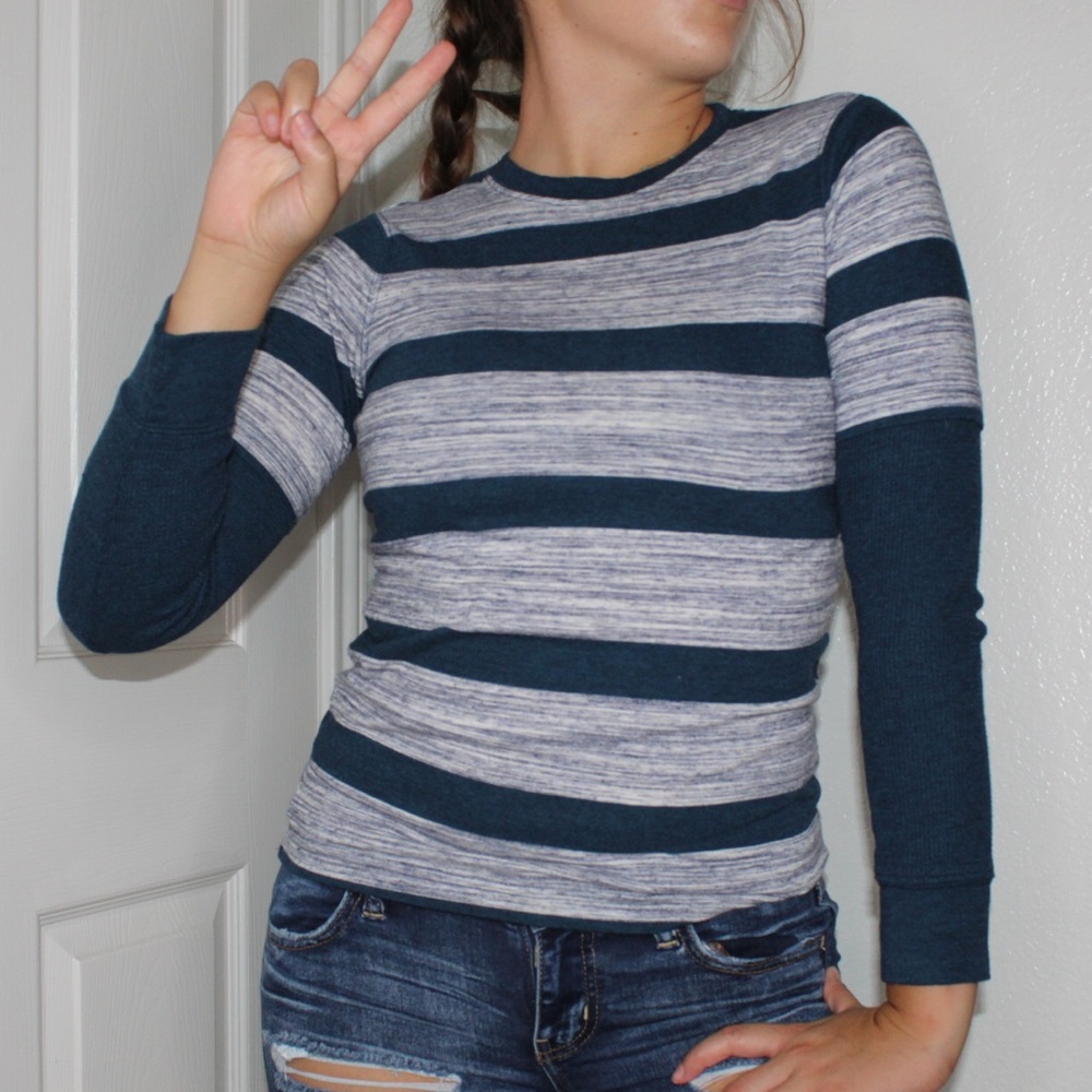 Got tied blue and gray long sleeve